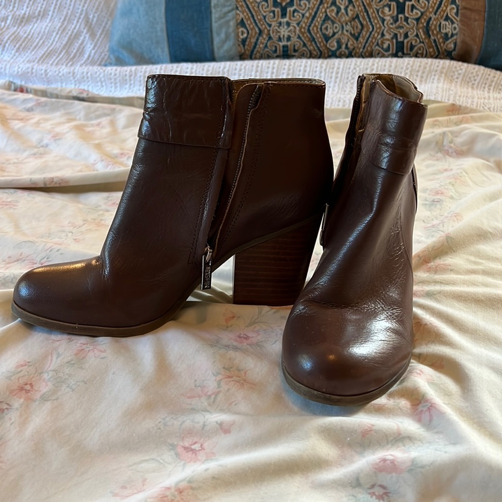 Used but not abused brown leather booties , women’s 8m Reaction Kenneth Cole